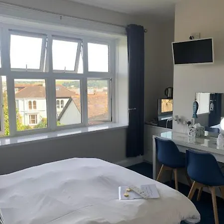 The Red House Pensjonat 4*
